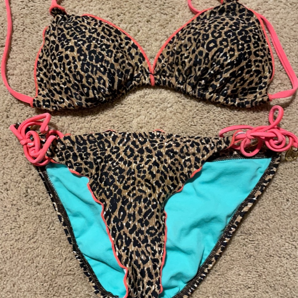 bikini size medium ๐ - Picture 2 of 7